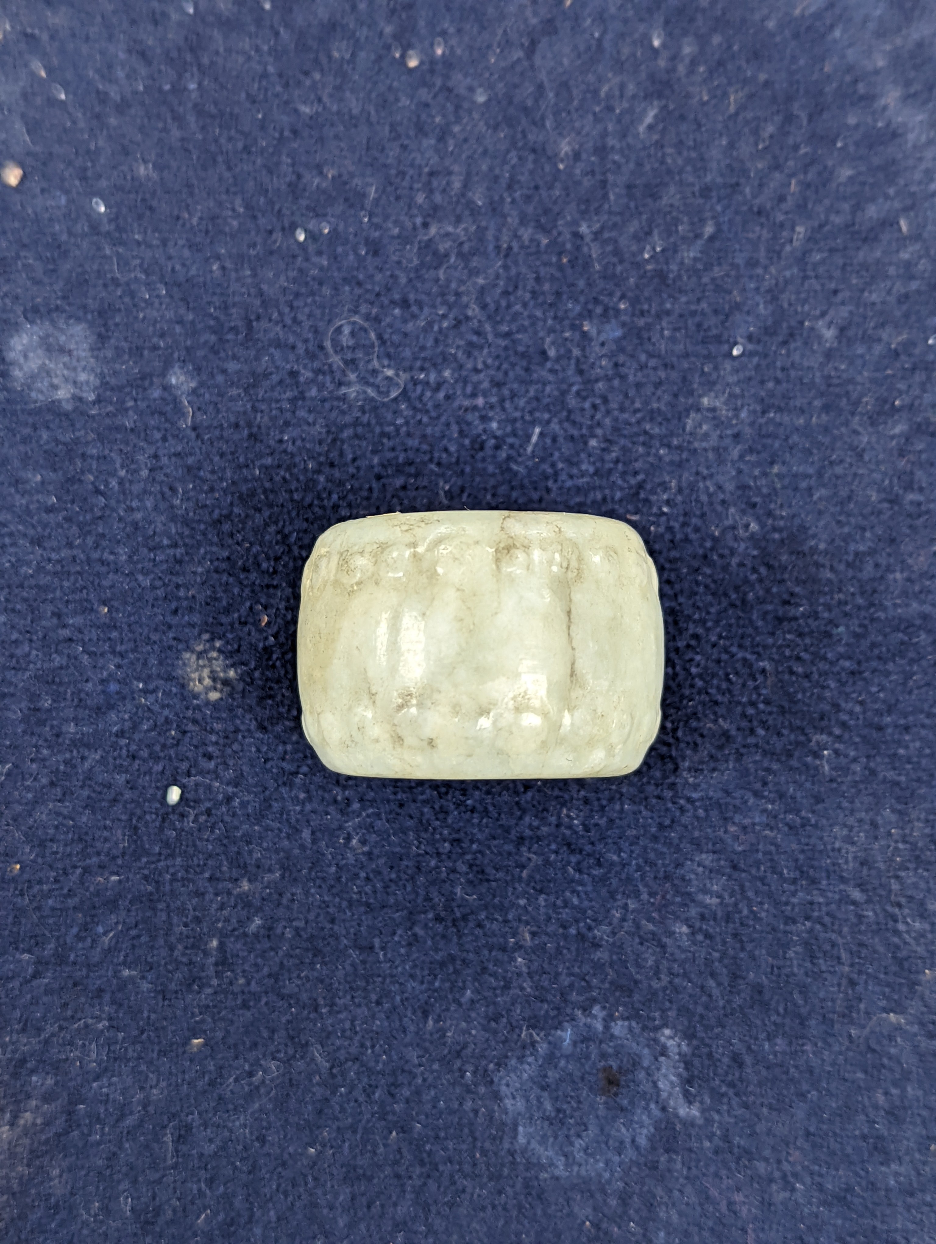 A Chinese jadeite model of a drum, 3 cm diameter